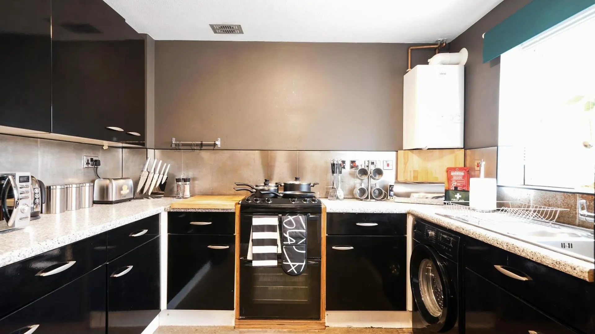 Stylish 3 Bed In Central London - Garden 0*,  United Kingdom
