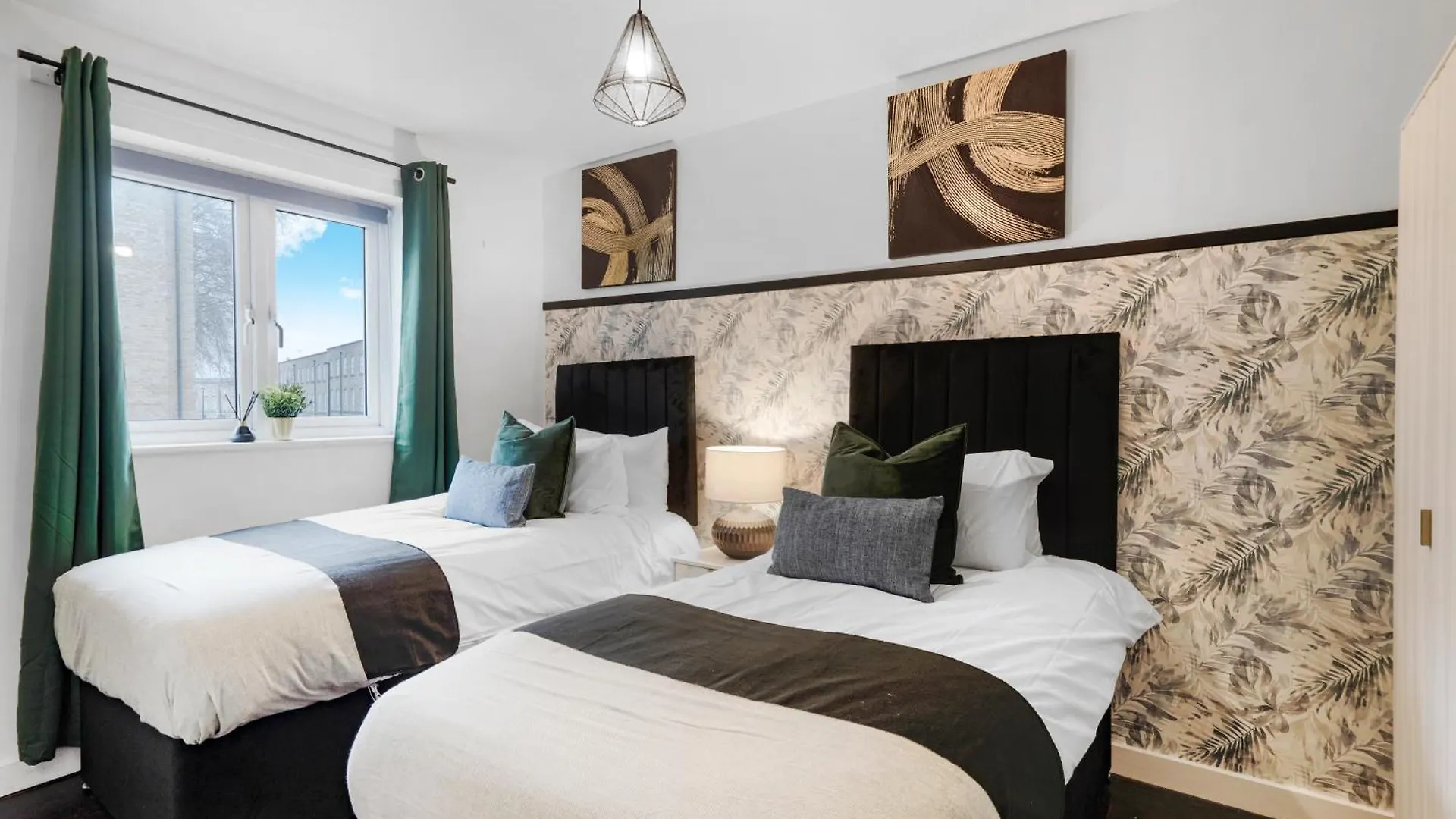Stylish 3 Bed In Central London - Garden 0*,